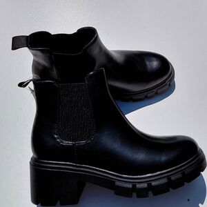ATHLEFIT Women's Chelsea Black Ankle Boots 6.5